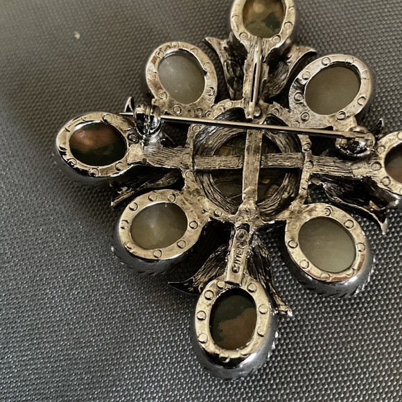 Ciner Vintage Antique Silver Brooch with Emperor Coin Center - Picture 2 of 2